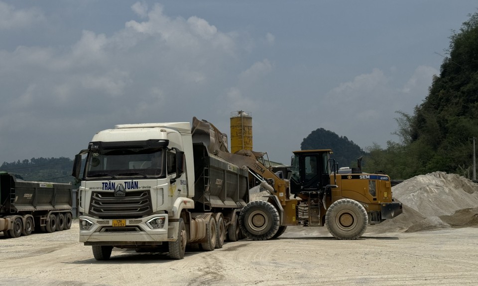 Đá xây dựng vào mùa dựng xây