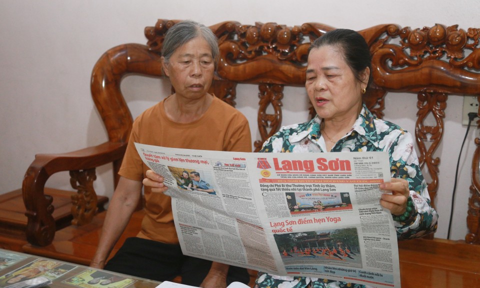 Bà Phương gương sáng khối 10