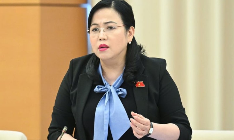 Đại biểu mặc trang phục gắn logo doanh nghiệp có phải hoạt động quảng cáo?