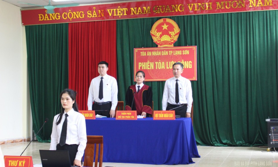 Hai bị cáo lĩnh án vì mua bán trái phép chất ma tuý   