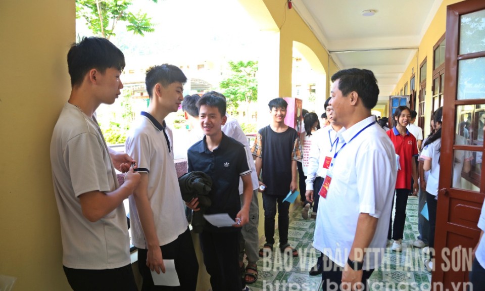 Không xảy ra vi phạm trong ngày thi đầu tiên thi vào 10