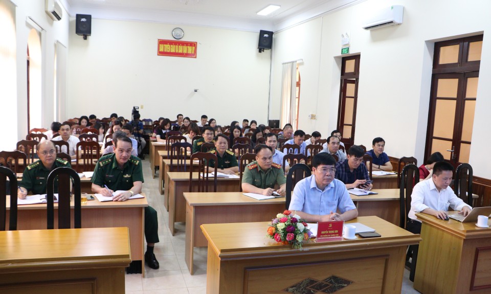Hội nghị báo cáo viên trung ương tháng 6