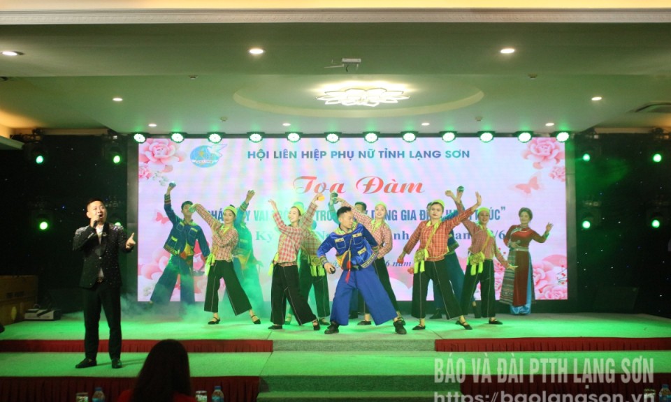 Tọa đàm "Phát huy vai trò giới trong xây dựng gia đình hạnh phúc" tại thành phố Lạng Sơn