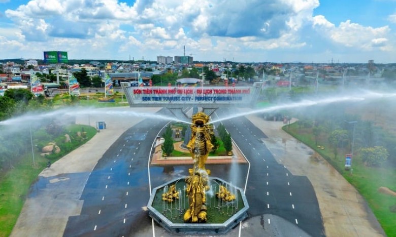 Đồng Nai: Sập giàn giáo công trình trong khu du lịch Sơn Tiên, 2 người chết