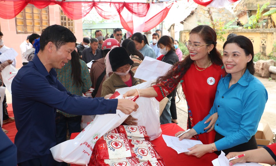 Gieo nhân ái gặt yêu thương