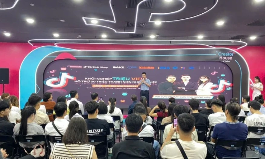 近8000名青年接受数字创业培训 掌握科技技能