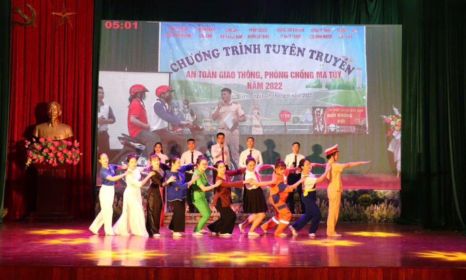 Tuyên truyền sáng tạo, giao thông an toàn