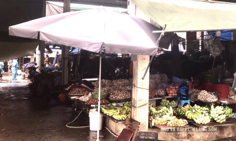 Một chủ quầy kinh doanh tại chợ Giếng Vuông tử vong nghi do điện giật