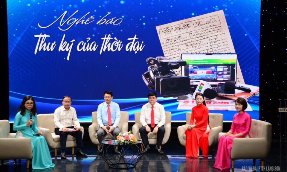 Thi đua viết tiếp sử vàng