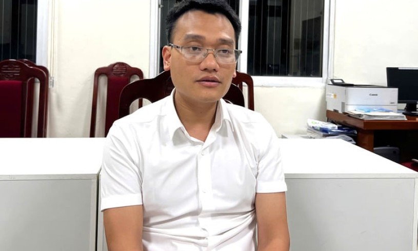 Bắt phó chủ tịch thị trấn ở Hà Nội sản xuất cồn y tế giả