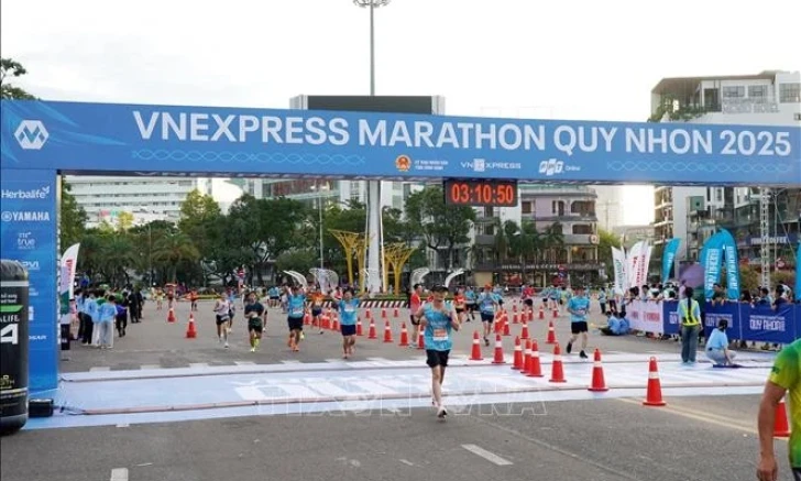 12000名选手参加2025年归仁VnExpress马拉松赛