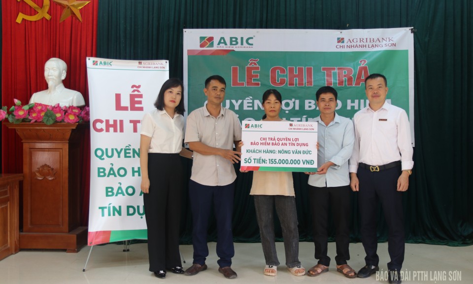 Chi trả 155 triệu đồng cho khách hàng tham gia bảo hiểm Bảo an tín dụng