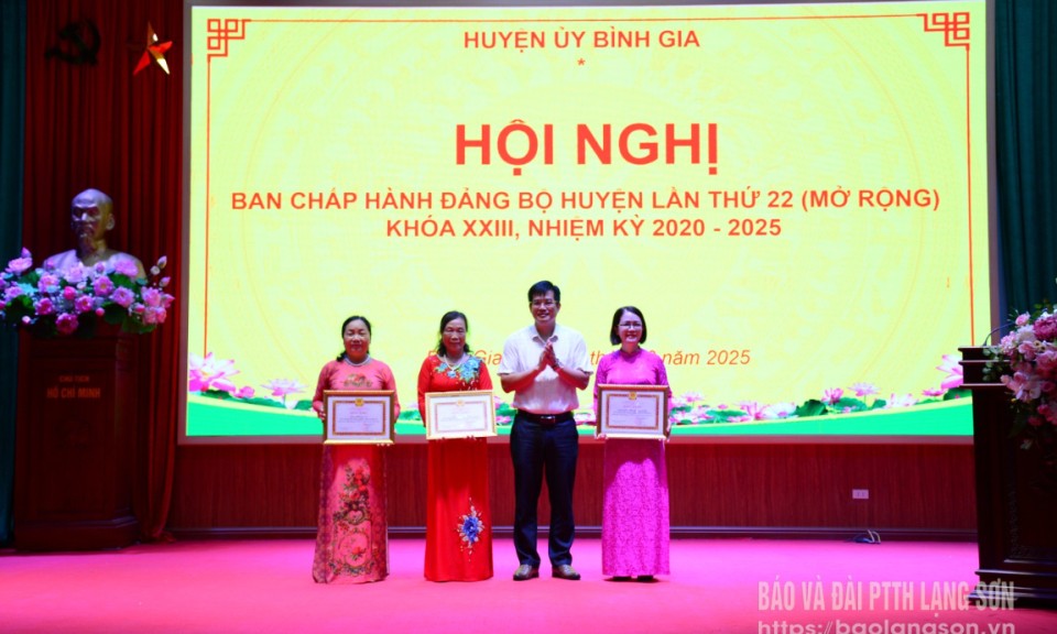 Bình Gia:  Tổ chức hội nghị Ban Chấp hành Đảng bộ huyện lần thứ 22