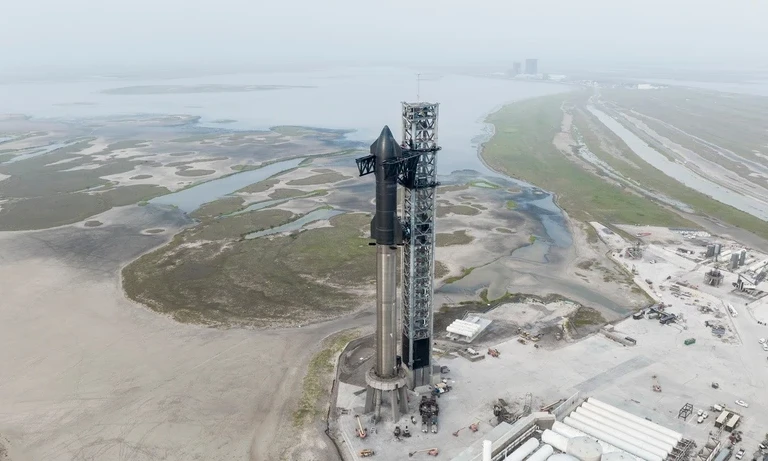 Tàu vũ trụ Starship của SpaceX phát nổ trong quá trình thử nghiệm