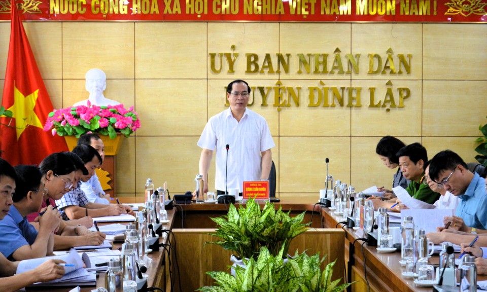 Lãnh đạo tỉnh kiểm tra công tác chuẩn bị triển khai mô hình chính quyền địa phương 2 cấp tại huyện Đình Lập, Lộc Bình