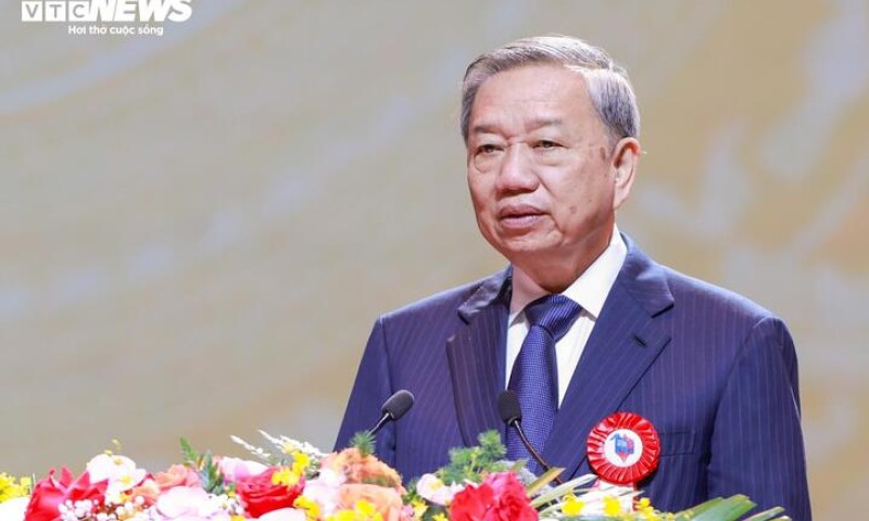 Tổng Bí thư: Đảng không bao giờ từ bỏ vũ khí chiến đấu của mình là báo chí