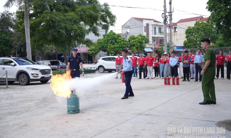 Viettel Lạng Sơn: Huấn luyện phòng cháy, chữa cháy và cứu nạn, cứu hộ