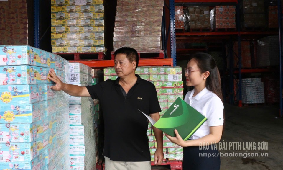 Đều bước ngân hàng và  doanh nghiệp