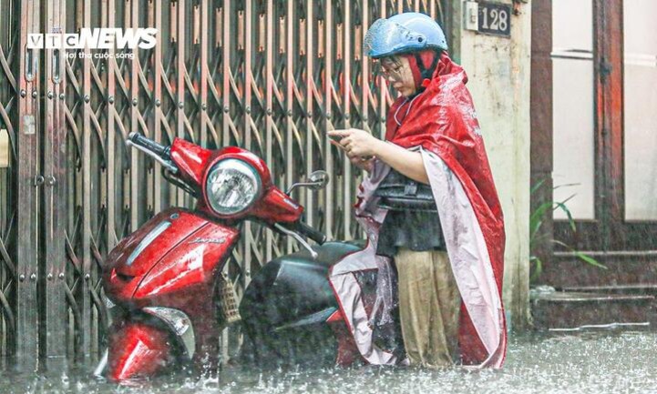 Dự báo thời tiết 24/6: Bắc Bộ tiếp tục mưa, ngập lụt và sạt lở nguy cơ tái diễn
