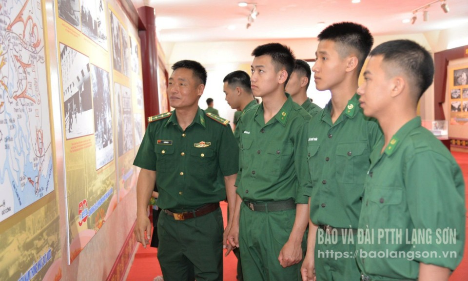 Lấy "xây" để "chống"