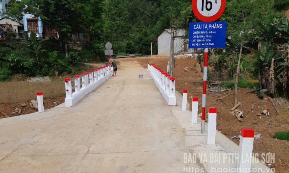 Văn Lãng nối những bờ vui