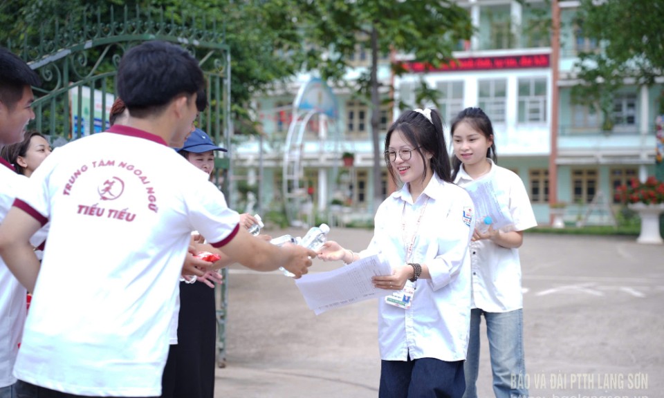 Đề thi môn Ngữ văn Kỳ thi tốt nghiệp trung học phổ thông năm 2025 “mở", mang tính thời sự