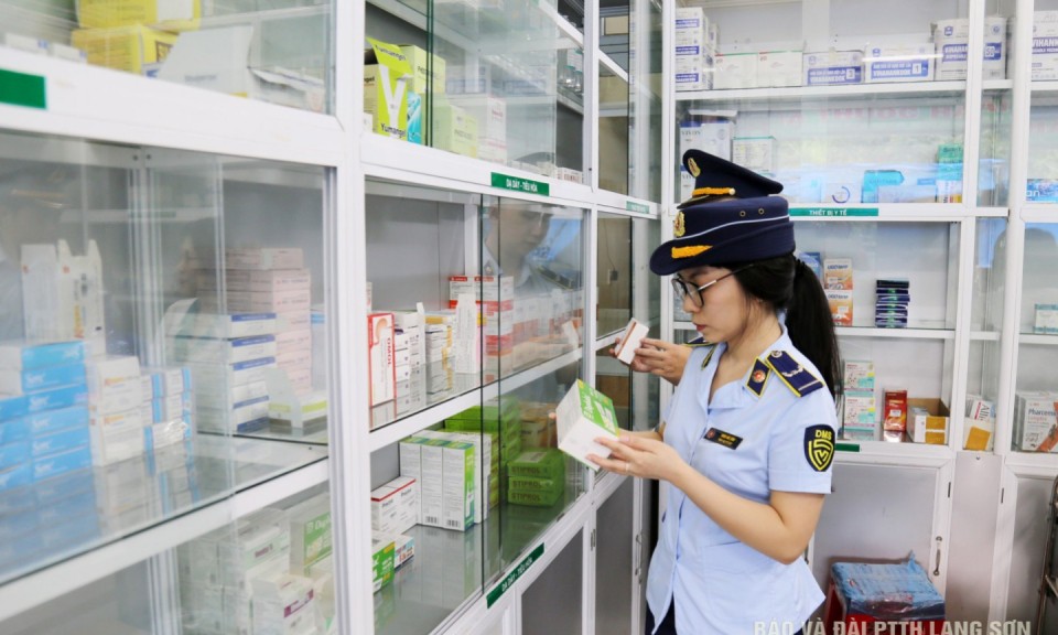 Đội Quản lý thị trường số 2 xử lý 7 cơ sở kinh doanh dược vi phạm