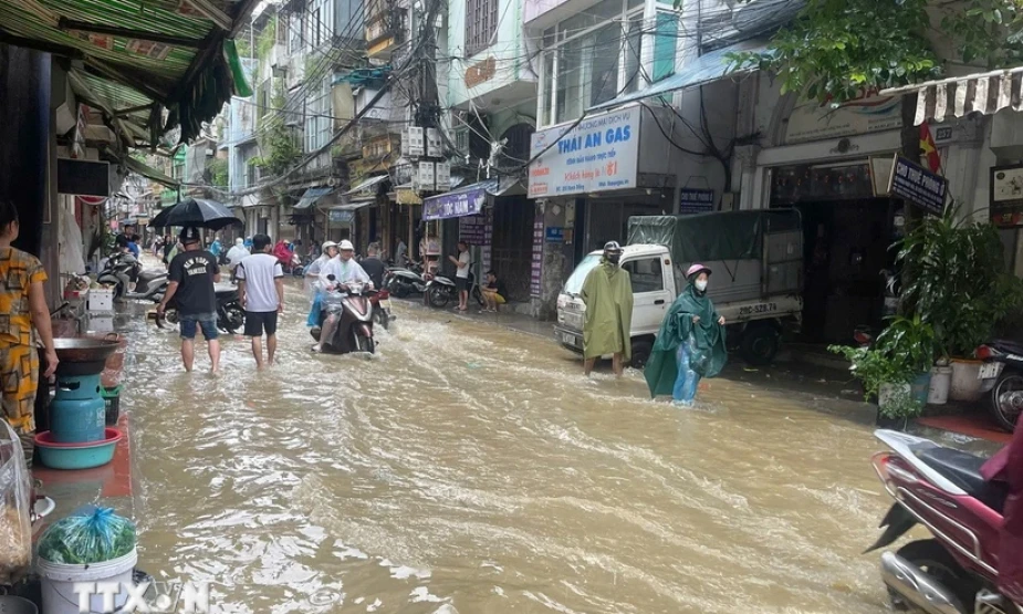 Sáng 28/6: Hà Nội và nhiều nơi mưa to, nguy cơ ngập sâu một số tuyến phố