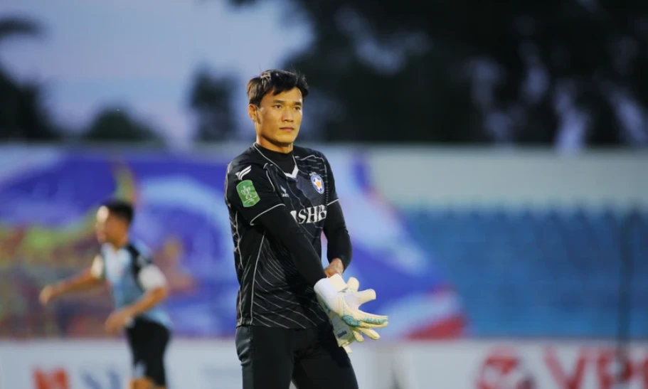 Thủ môn Bùi Tiến Dũng chặn đứng Công Phượng, SHB Đà Nẵng trụ hạng V-League