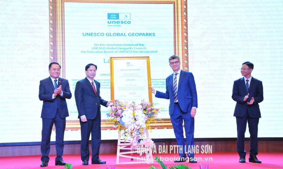 Lạng Sơn đón nhận Danh hiệu Công viên địa chất toàn cầu UNESCO