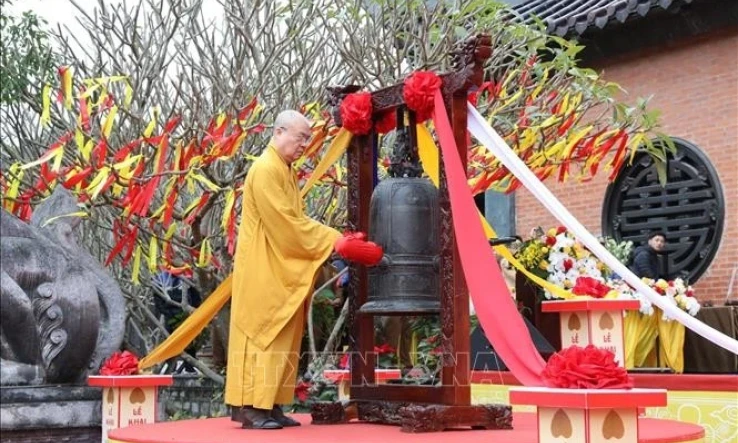 Nearly 18,500 pagodas nationwide to ring bells to pray for national peace, prosperity