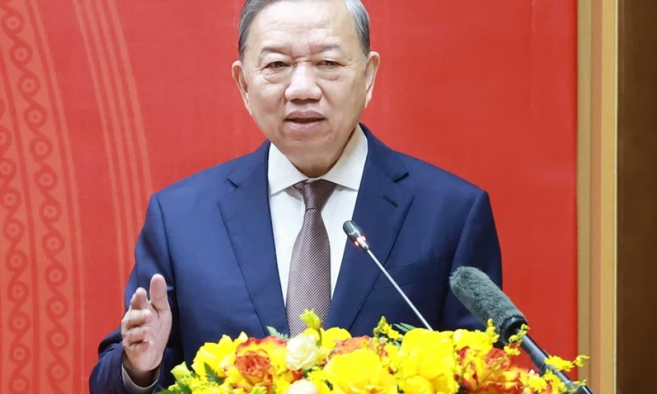 Party leader highlights power of solidarity