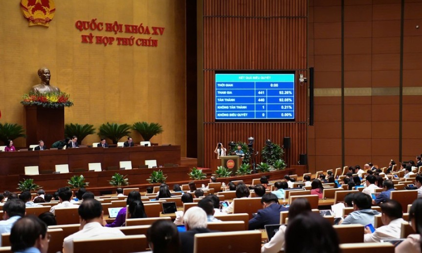 Miễn học phí: Mệnh lệnh vì dân, vì tương lai