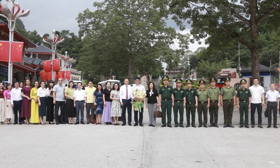 Đoàn công tác của Bộ Tư pháp kết thúc tốt đẹp Hội nghị tư pháp các tỉnh có chung đường biên giới Việt