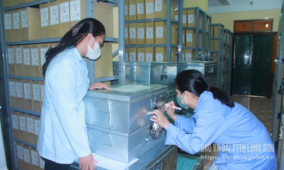 Cơ bản hoàn thành việc tiếp nhận tài liệu từ các huyện, thành phố