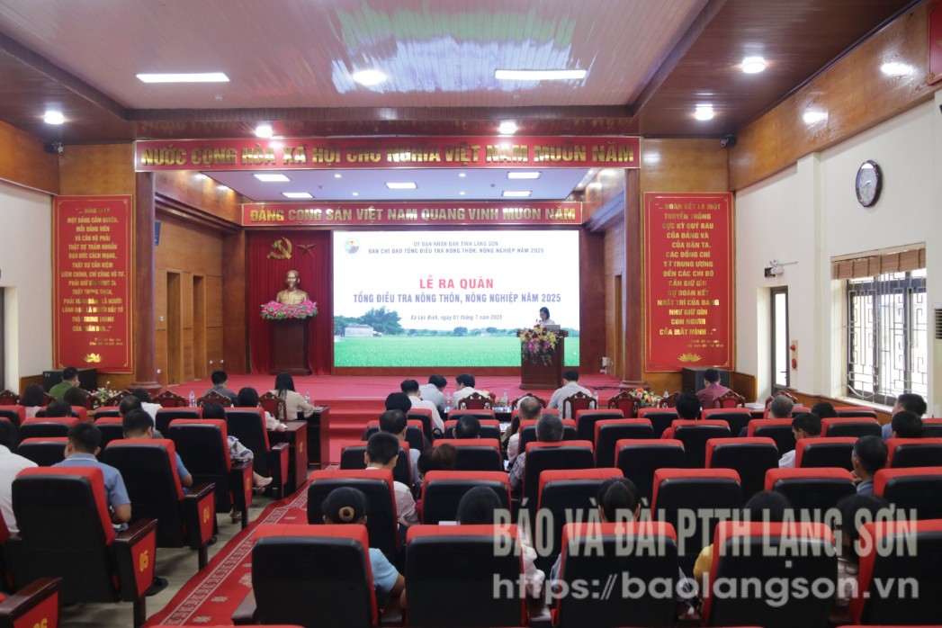 Quang cảnh buổi lễ ra quân