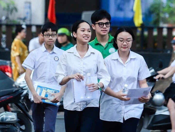 Nhiều thí sinh than khó với đề thi tốt nghiệp môn Toán, tiếng Anh. (Ảnh minh hoạ)