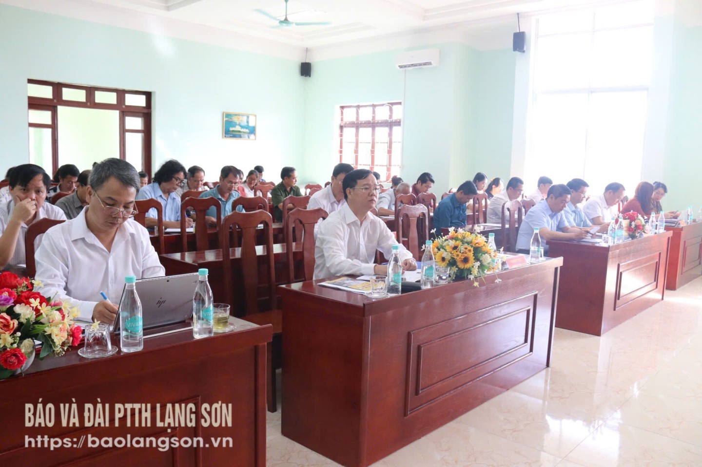 Các đại biểu tham dự hội nghị