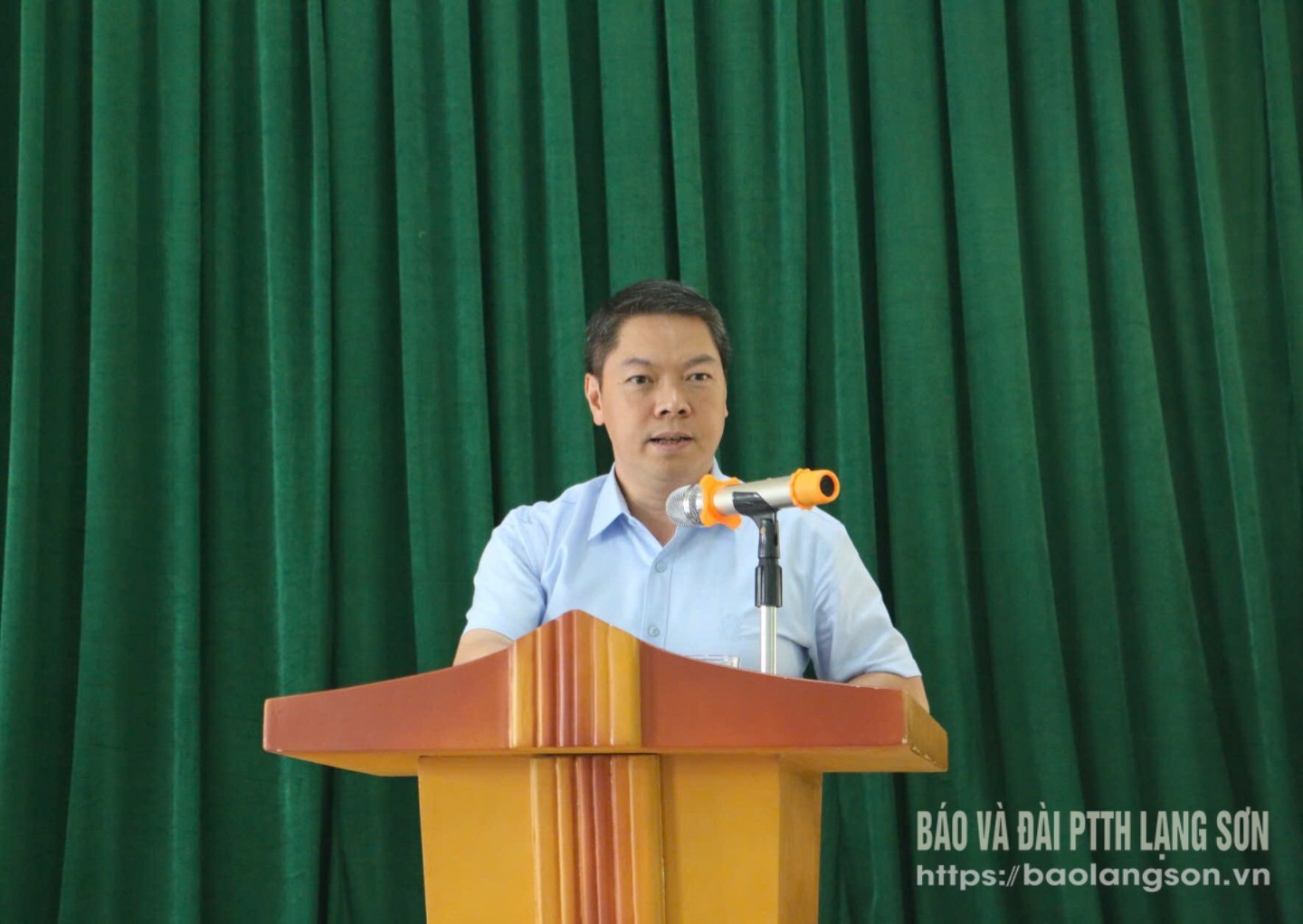 Đồng chí Đoàn Thanh Sơn, Phó Chủ tịch UBND tỉnh phát biểu tại hội nghị