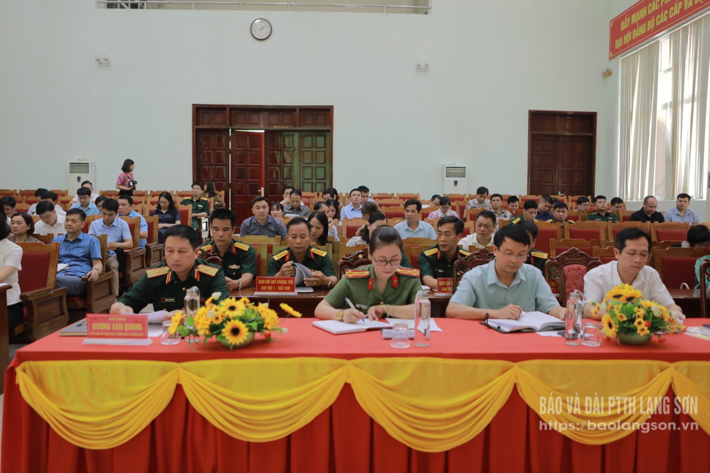 Các đại biểu dự hội nghị