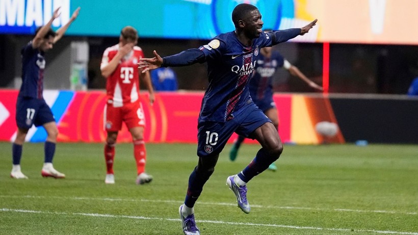 PSG đánh bại Bayern trong thế phải chơi thiếu người. (Nguồn: skysports)