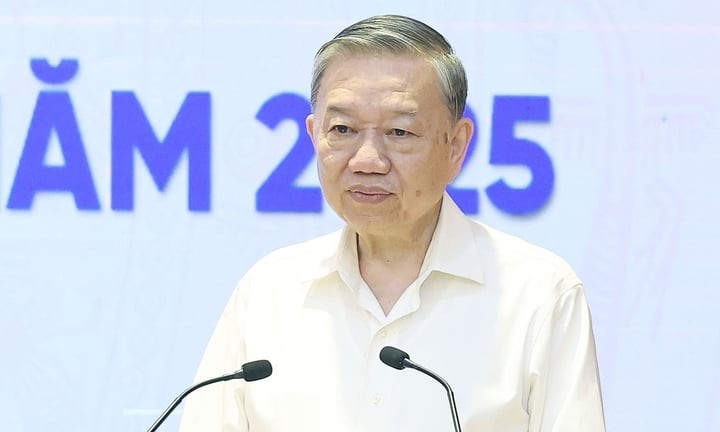 Tổng Bí thư Tô Lâm phát biểu kết luận Hội nghị sơ kết công tác 6 tháng đầu năm và nhiệm vụ trọng tâm 6 tháng cuối năm 2025 của Ban Chỉ đạo, diễn ra sáng 2/7. (Ảnh: TTXVN)