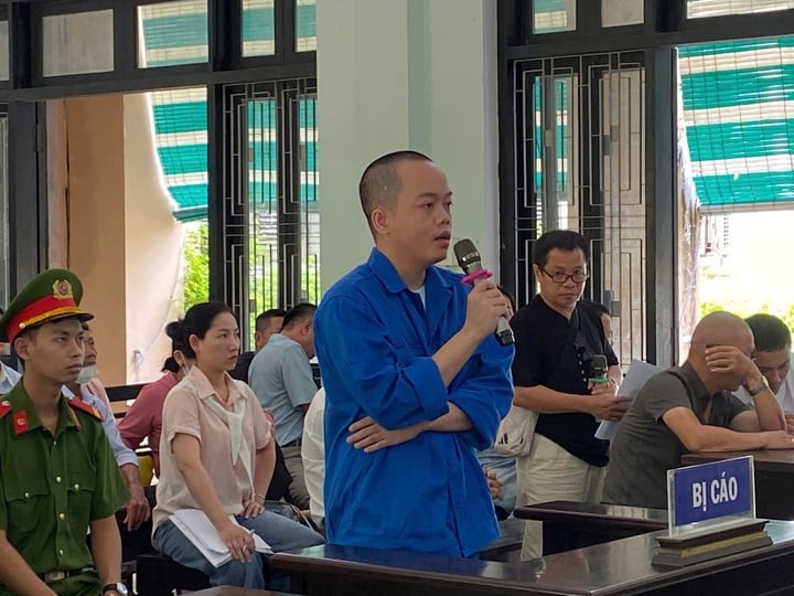 Bị cáo Võ Chí Thành tại phiên toà xét xử sơ thẩm. (Ảnh: N.M)