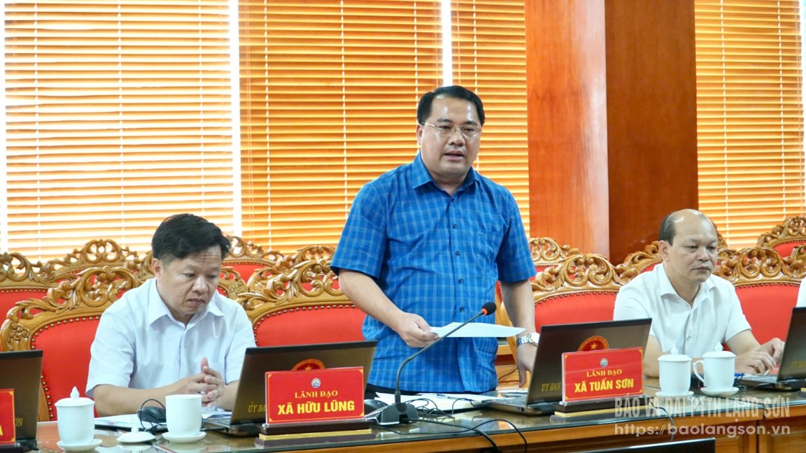 Lãnh đạo UBND xã Tuấn Sơn phát biểu tại cuộc họp