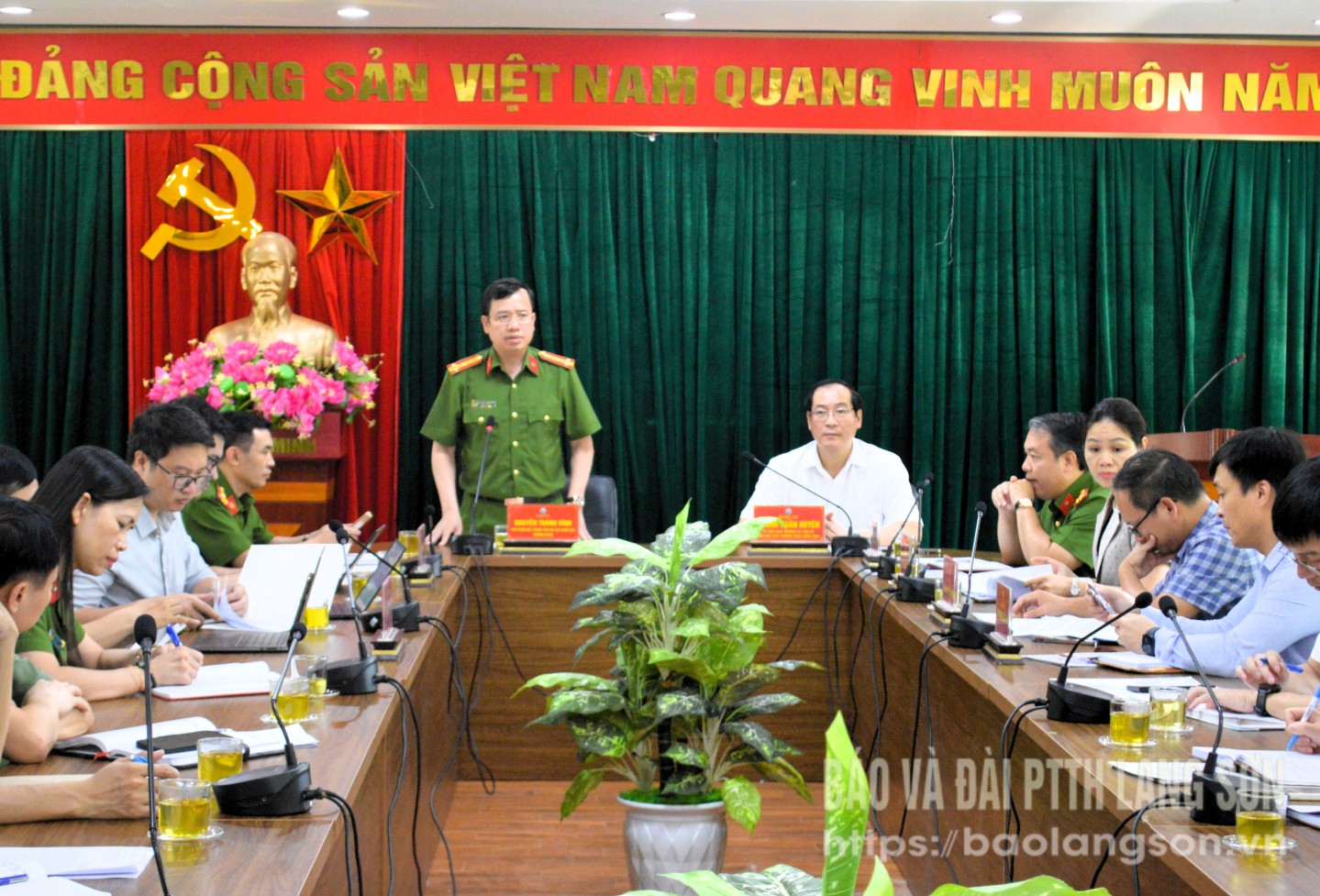 Đại tá Nguyễn Thành Vĩnh, Phó Giám đốc Trung tâm dữ liệu quốc gia, Bộ Công An, Trưởng đoàn kiểm tra phát biểu tại buổi làm việc