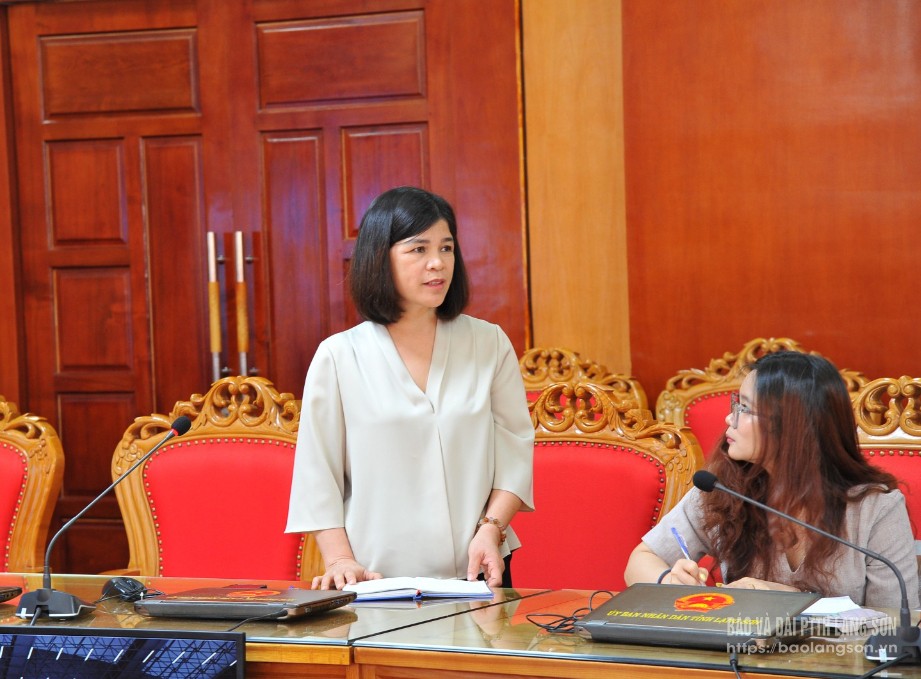 Đại diện doanh nghiệp phát biểu tại cuộc họp