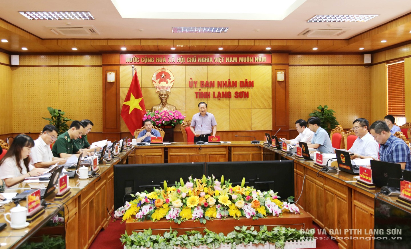 Các đại biểu dự họp