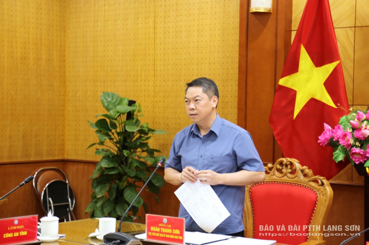Đồng chí Đoàn Thanh Sơn, Phó Chủ tịch UBND tỉnh phát biểu tại cuộc họp