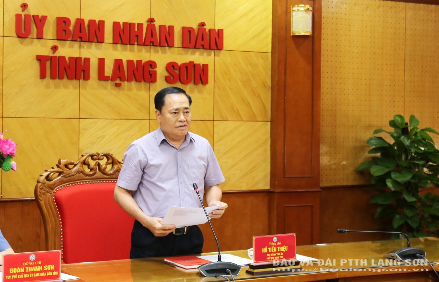 Đồng chí Hồ Tiến Thiệu, Phó Bí thư Tỉnh ủy, Chủ tịch UBND tỉnh, Trưởng Ban Chỉ đạo phát biểu chỉ đạo tại cuộc họp