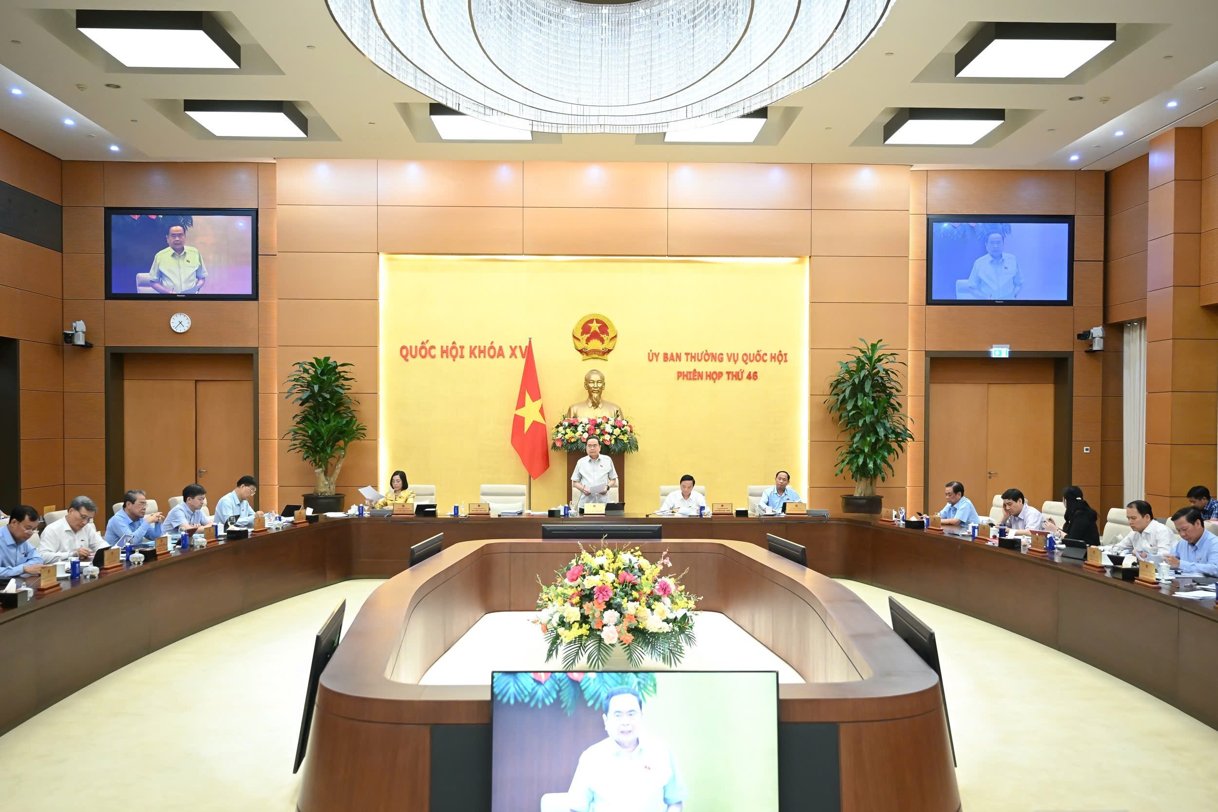 Toàn cảnh phiên họp của Ủy ban Thường vụ Quốc hội. (Ảnh: quochoi.vn)